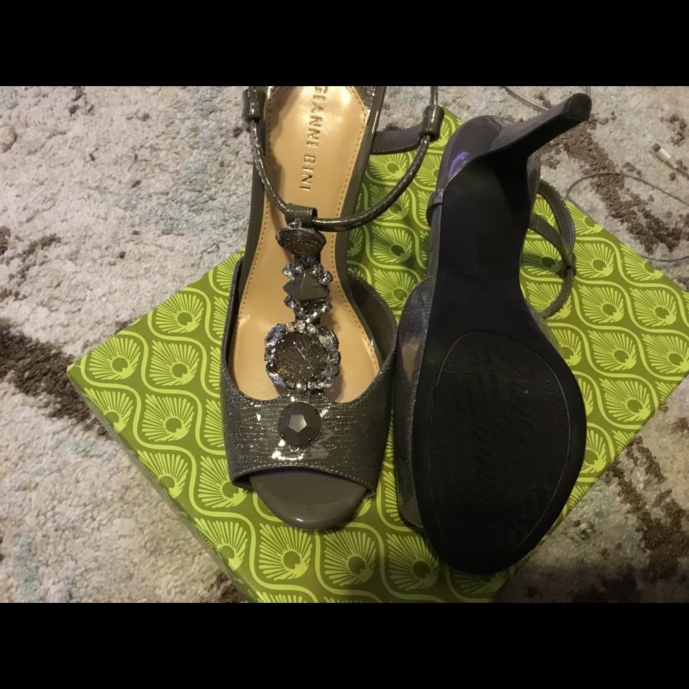 Gianni Bini Fiona Platform Heels. - Picture 6 of 8